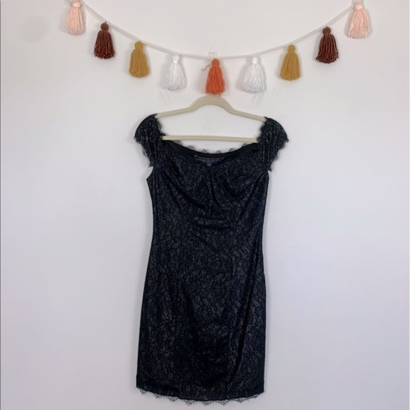 Guess Off The Shoulder Fitted Black Lace Mini Dress Size 4 - Picture 1 of 10
